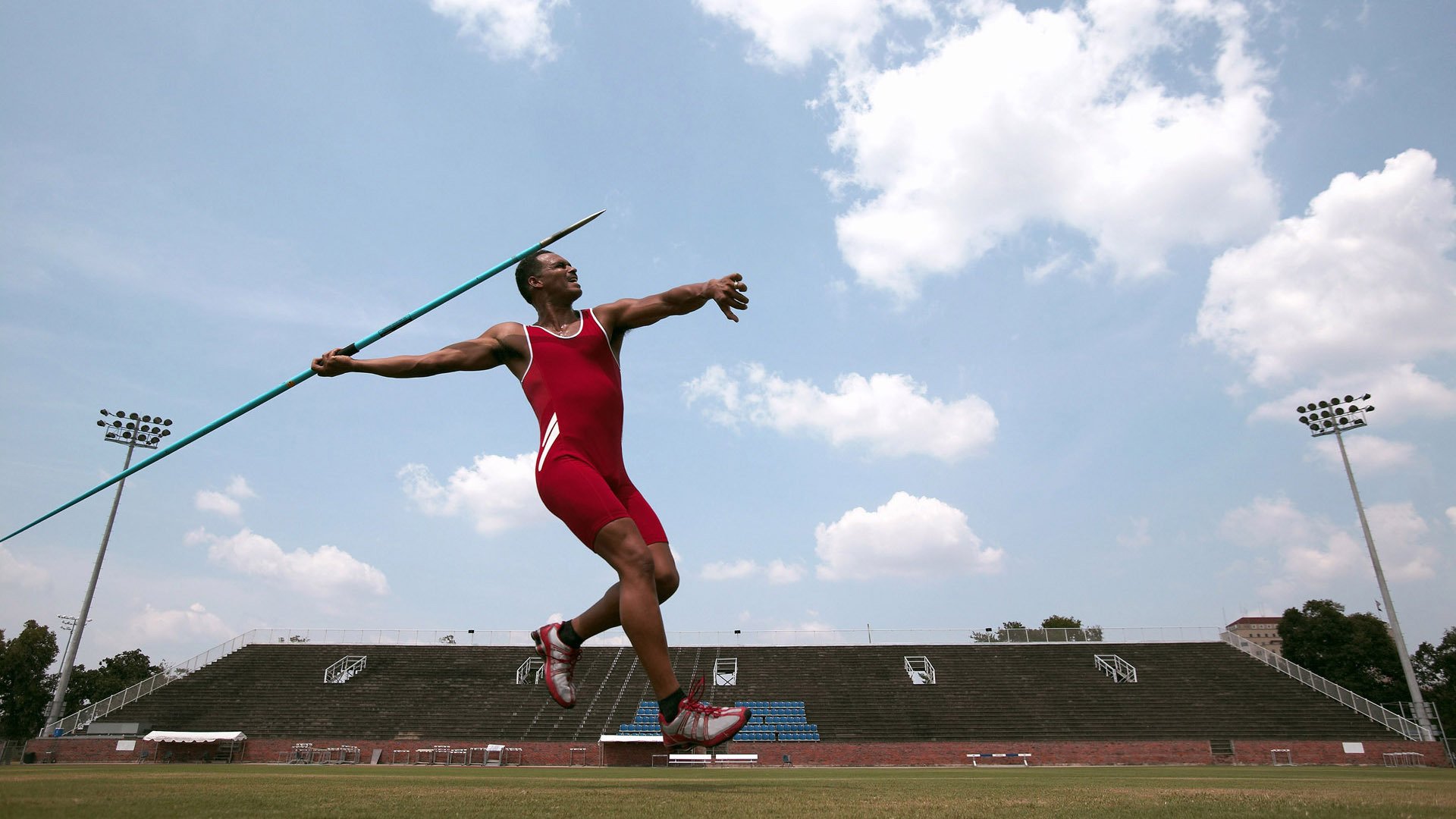 国足门将位置竞争激烈,国足的门将