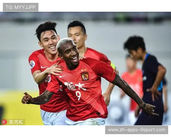 河南队周大地连续冲刺拉开空当，直塞撕开肋部